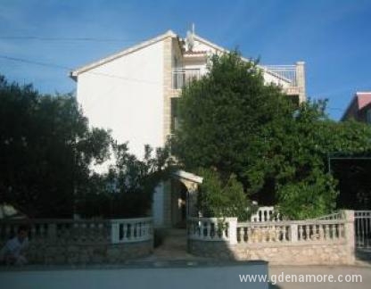 APARTMENTS DANICA AND MILAN, private accommodation in city Vodice, Croatia - KUĆA