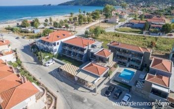 Mary's Residence Suites, частни квартири в града Golden beach, Гърция