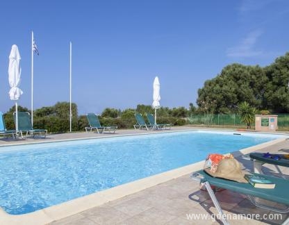 Monambeles Villas , logement privé à Kefalonia, Gr&egrave;ce - monambeles-villas-svoronata-kefalonia-1