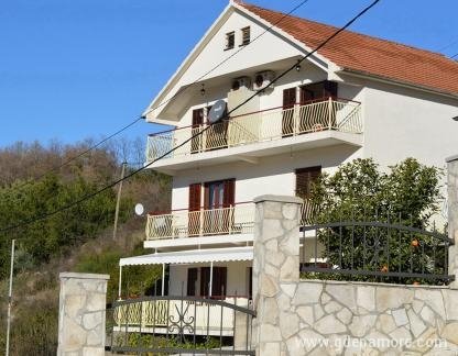 Appartamenti Vavic, , alloggi privati a Kumbor, Montenegro - DSC_1310