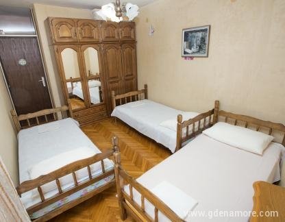Sobe Igalo, zasebne nastanitve v mestu Igalo, Črna gora - _MG_1136