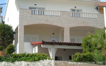 Apartments Meri, Ciovo, 1 row to the sea, private accommodation in city Čiovo, Croatia