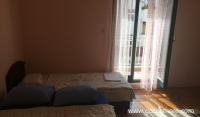 APPARTAMENTO ČARNA, alloggi privati a Budva, Montenegro