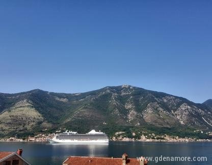 SOBA SA POGLEDOM NA BOKOKOTORSKI ZALIV, alloggi privati a Kotor, Montenegro - pogled