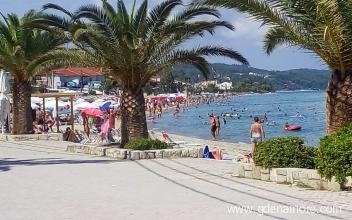 Relaxing Apartment, alloggi privati a Polihrono, Grecia