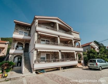 Apartamentos Sijerkovic, alojamiento privado en Kumbor, Montenegro - 1S0A0600