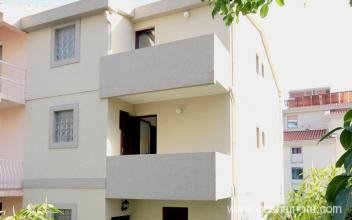 Apartmani Kurtović, privatni smeštaj u mestu Petrovac, Crna Gora