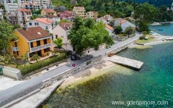 Apartmani 5m od mora,Kotor, privatni smeštaj u mestu Dobrota, Crna Gora