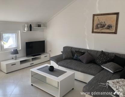 Apartment Staša, , private accommodation in city Tivat, Montenegro - 960C55A7-B4EB-4119-92AA-BC5623E38FD1