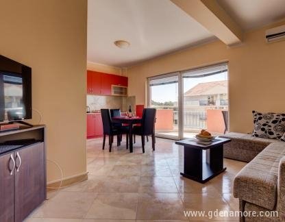 Apartmani Kusevija, privatni smeštaj u mestu Tivat, Crna Gora - IMG_8878