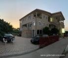 Appartements und Zimmer Adelina, Privatunterkunft im Ort Ulcinj, Montenegro