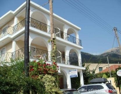 Appartamenti Capitan Giorgio, alloggi privati a Poros, Grecia - captain-georgio-apartments-poros-kefalonia-1