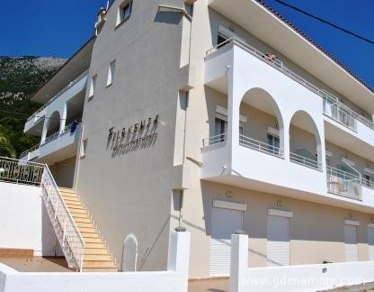Хотел Филоксения, частни квартири в града Poros, Гърция - filoxenia-hotel-poros-kefalonia-1