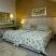 Ionian Plaza Hotel, alloggi privati a Argostoli, Grecia - ionian-plaza-argostoli-kefalonia-twin-bed-room