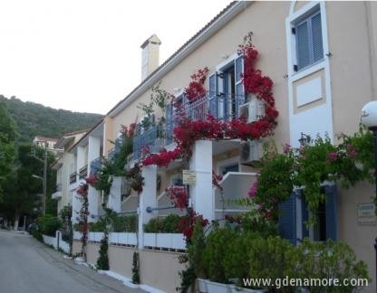 Луиза апартаменти, частни квартири в града Poros, Гърция - luisa-apartments-poros-kefalonia-1-