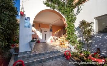 Apartmani Kovacevic, alloggi privati a Petrovac, Montenegro