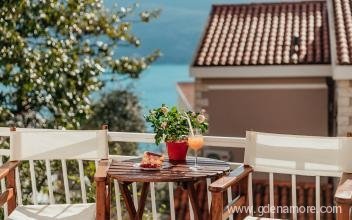 Apartmani Vico, privatni smeštaj u mestu Herceg Novi, Crna Gora