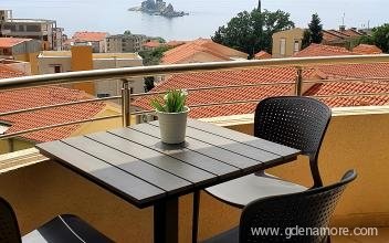 Anja & Ogo apartment with sea view & pool, privatni smeštaj u mestu Petrovac, Crna Gora