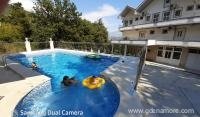Appartamenti Colic, alloggi privati a Baošići, Montenegro