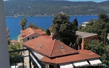 Appartamento Popovic Grle 1, alloggi privati a Herceg Novi, Montenegro