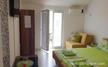 Apartment rooms GAMA, private accommodation in city Igalo, Montenegro