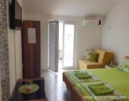Апартаментни стаи GAMA, частни квартири в града Igalo, Черна Гора - 20210609_114843