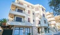 AZUR APARTMANI, privatni smeštaj u mestu Petrovac, Crna Gora