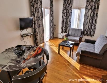 Nica apartmani, privatni smeštaj u mestu Sveti Stefan, Crna Gora - 3017ECA4-BE4C-4E4B-8993-F8CDCDF44A70