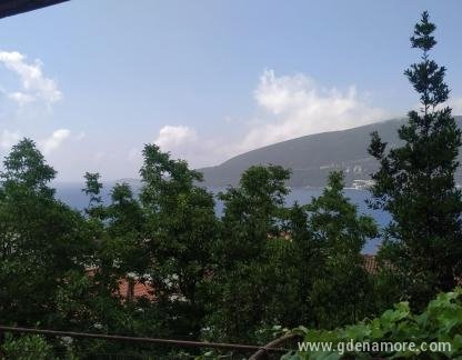 APARTMANOK &quot;ALEKSANDAR&quot;, Magán szállás a községben Herceg Novi, Montenegr&oacute; - Pogled sa prozora