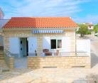 Milka, private accommodation in city Novalja, Croatia