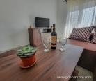 Apartments Chipsy, Privatunterkunft im Ort Zelenika, Montenegro