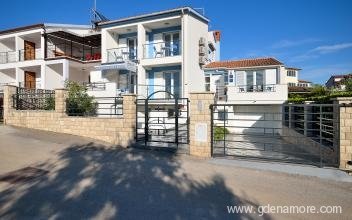 Apartments Nautilus, private accommodation in city Pula, Croatia