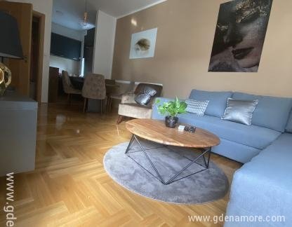 Apartman Tivat, Magán szállás a községben Tivat, Montenegr&oacute; - 416B08C2-272B-458A-B130-DEE447236A94_RDT6TsuD6a