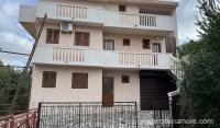 Vila Nina apartmants, privatni smeštaj u mestu Krašići, Crna Gora