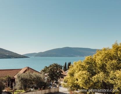 Appartamenti Mara, alloggi privati a Kumbor, Montenegro - Gen.pogled