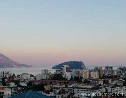 Wohnung mit Stadtblick, Privatunterkunft im Ort Budva, Montenegro - Pogled sa balkona