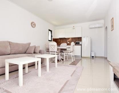 Apartamentos Milinic, alojamiento privado en Herceg Novi, Montenegro - DSC_0100