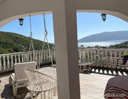 Guest house Cvoro, privatni smeštaj u mestu Zelenika, Crna Gora - IMG-20220425-WA0006