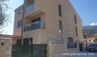 IZDAJEM APARTMAN U BIJELOJ SA POGLEDOM NA MORE, logement privé à Bijela, Monténégro