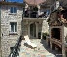 Apartmani "Stare ure", privatni smeštaj u mestu Risan, Crna Gora