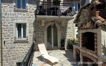 Apartmani "Stare ure", privatni smeštaj u mestu Risan, Crna Gora