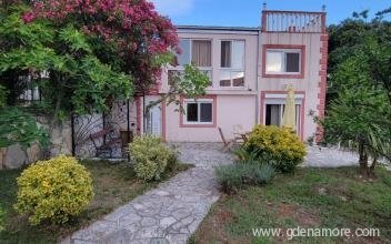 House and Garden, privatni smeštaj u mestu Utjeha, Crna Gora