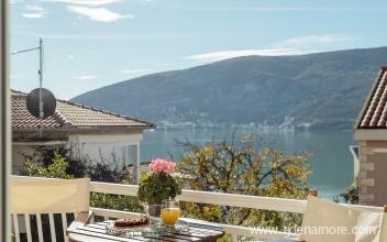 Wohnungen Vico, Privatunterkunft im Ort Herceg Novi, Montenegro