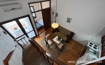 Apartamento en edificio (dúplex), alojamiento privado en Sutomore, Montenegro