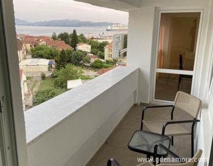 Bulaj&aacute; Apartamento, alojamiento privado en Bijela, Montenegro - 354312483_1309291323320167_2772453403140332479_n