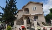 luksuzni apartmaji s pogledom na morje, zasebne nastanitve v mestu Herceg Novi, Črna gora