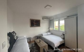 Apartman Kaća, Privatunterkunft im Ort Tivat, Montenegro