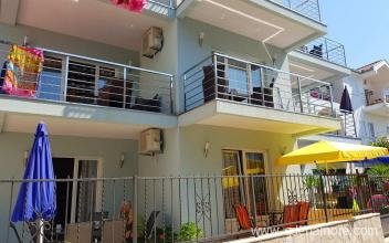 Ceca Apartmani, частни квартири в града Djenović, Черна Гора