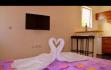 Apartmani Bojanovic Ana, Privatunterkunft im Ort Sutomore, Montenegro