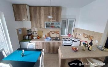 Apartman Iva, частни квартири в града Bijela, Черна Гора